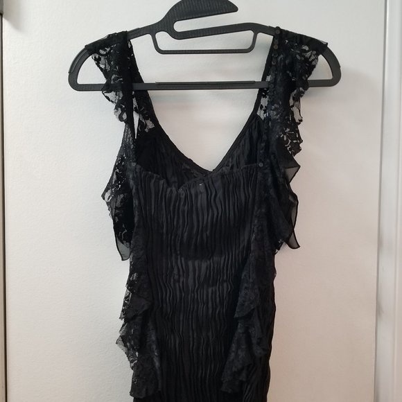 Mix media woven top with  and lace and back sheer pleating - Picture 3 of 10